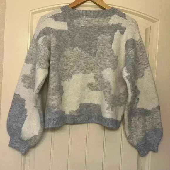 Adorable soft blue and white Debut sweater ladies size Small - Picture 4 of 6